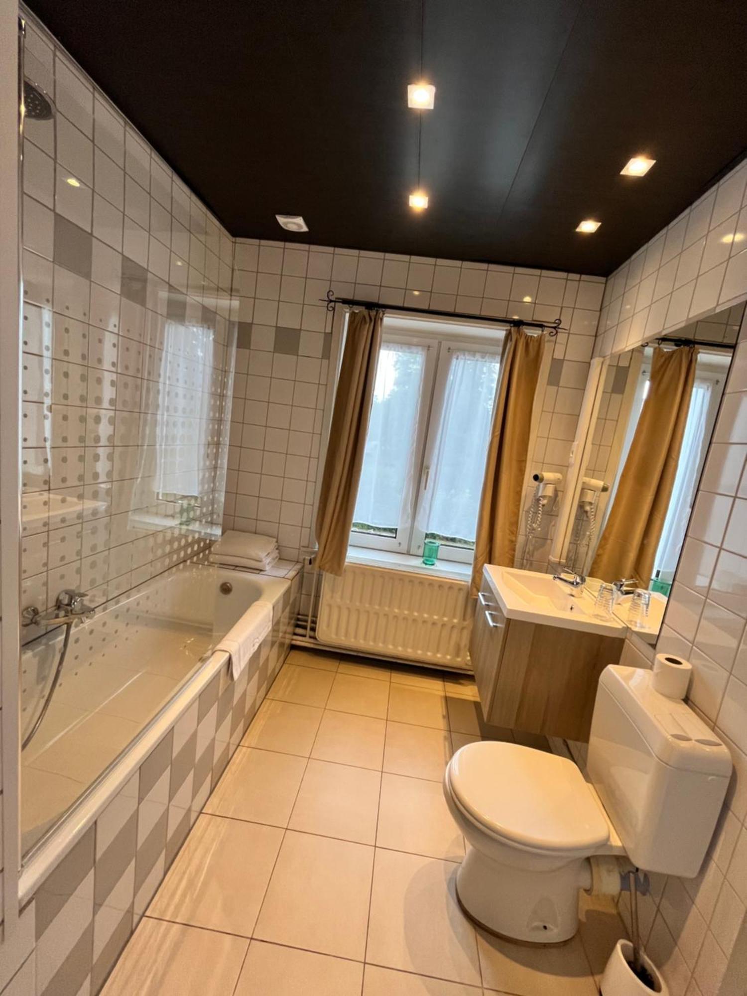 La Villa Blanche Spa Bagian luar foto