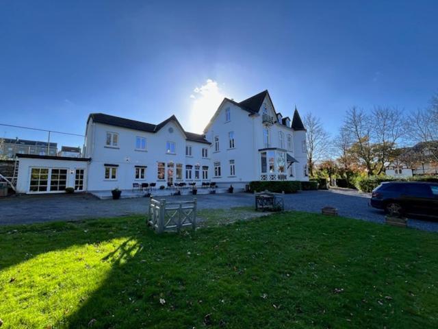 La Villa Blanche Spa Bagian luar foto